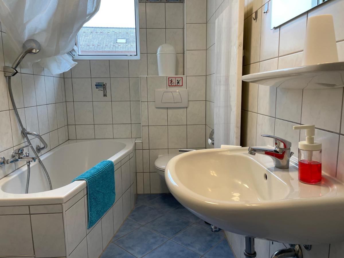 Altstadt Naehe 7 Min Fussweg Ueber Alte Maibruecke Zu Pension Mit Balkon & Garten, Ideal For Long Stay, Relocation ออคเซนฟอร์ท ภายนอก รูปภาพ