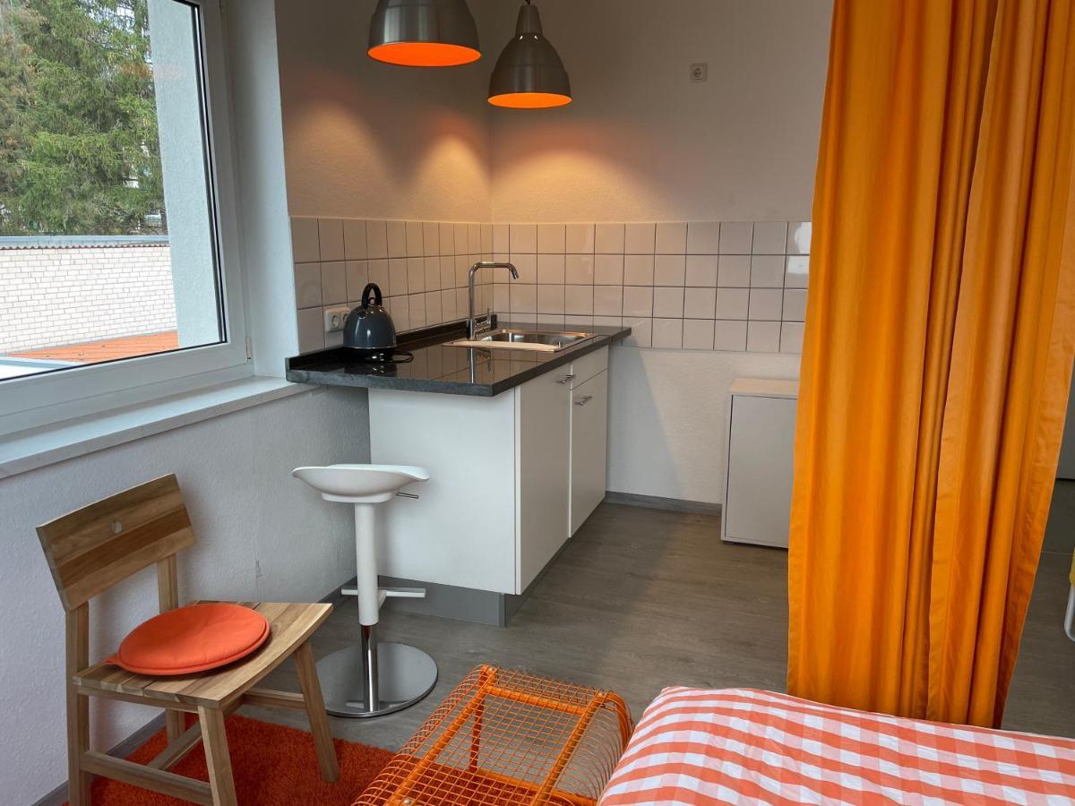 Altstadt Naehe 7 Min Fussweg Ueber Alte Maibruecke Zu Pension Mit Balkon & Garten, Ideal For Long Stay, Relocation ออคเซนฟอร์ท ภายนอก รูปภาพ