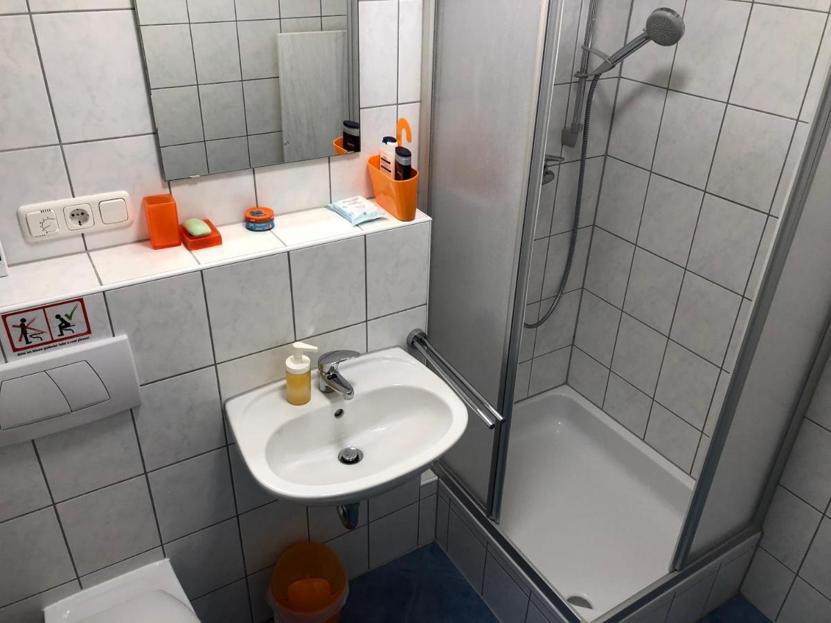 Altstadt Naehe 7 Min Fussweg Ueber Alte Maibruecke Zu Pension Mit Balkon & Garten, Ideal For Long Stay, Relocation ออคเซนฟอร์ท ภายนอก รูปภาพ